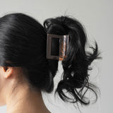 Forma Claw in Hojicha, Classic