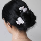 Isla Claw in Perla, Petite